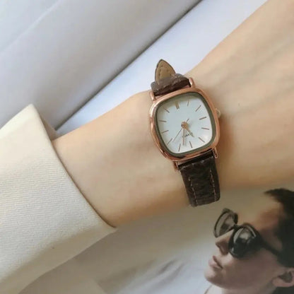 montre classique carrée pour femme